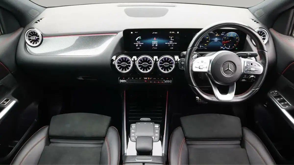 2021-mercedes-benz-gla-class-13-gla-180-amg-line-premium-1332cc-big-13