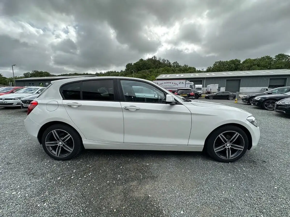 2014-bmw-1-series-20td-116d-sport-116bhp-ss-sports-hatch-5d-big-7
