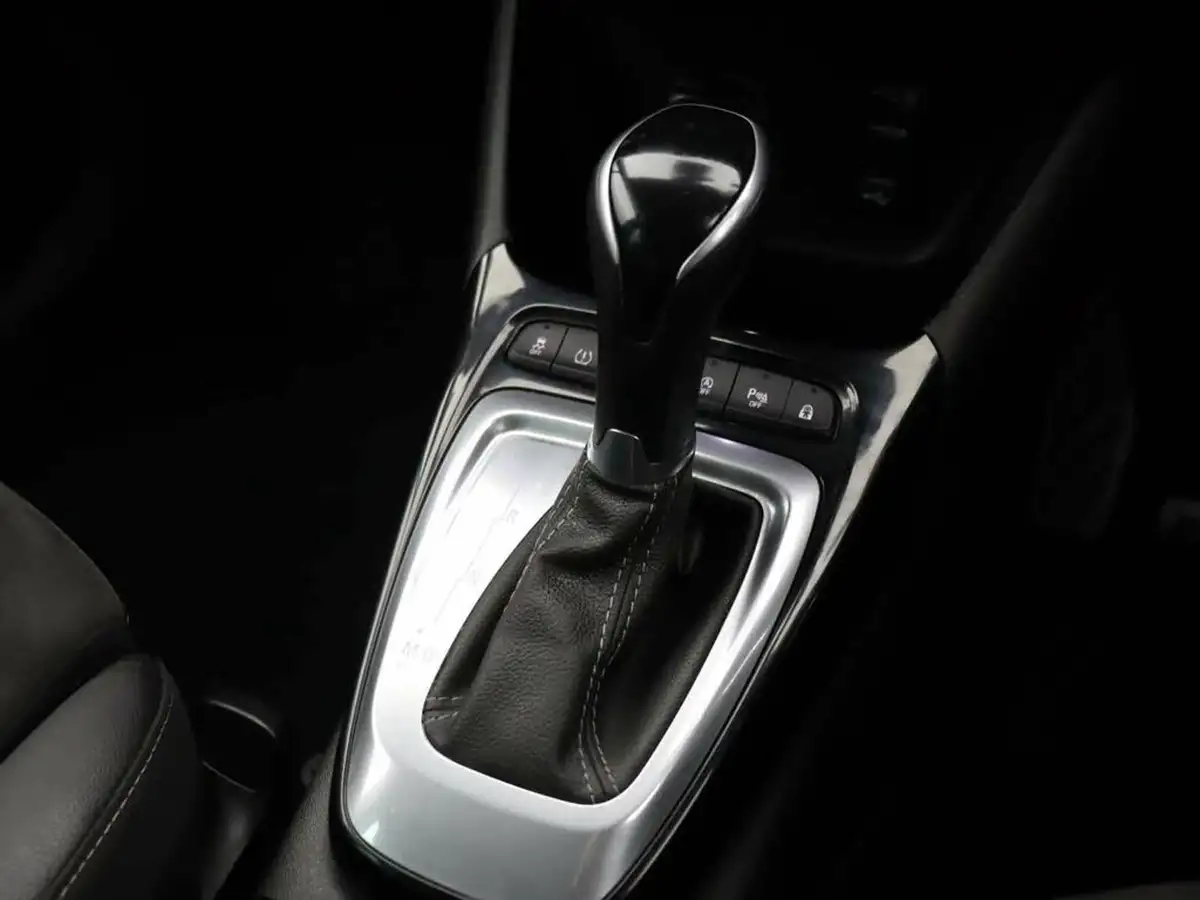 2021-vauxhall-crossland-big-34