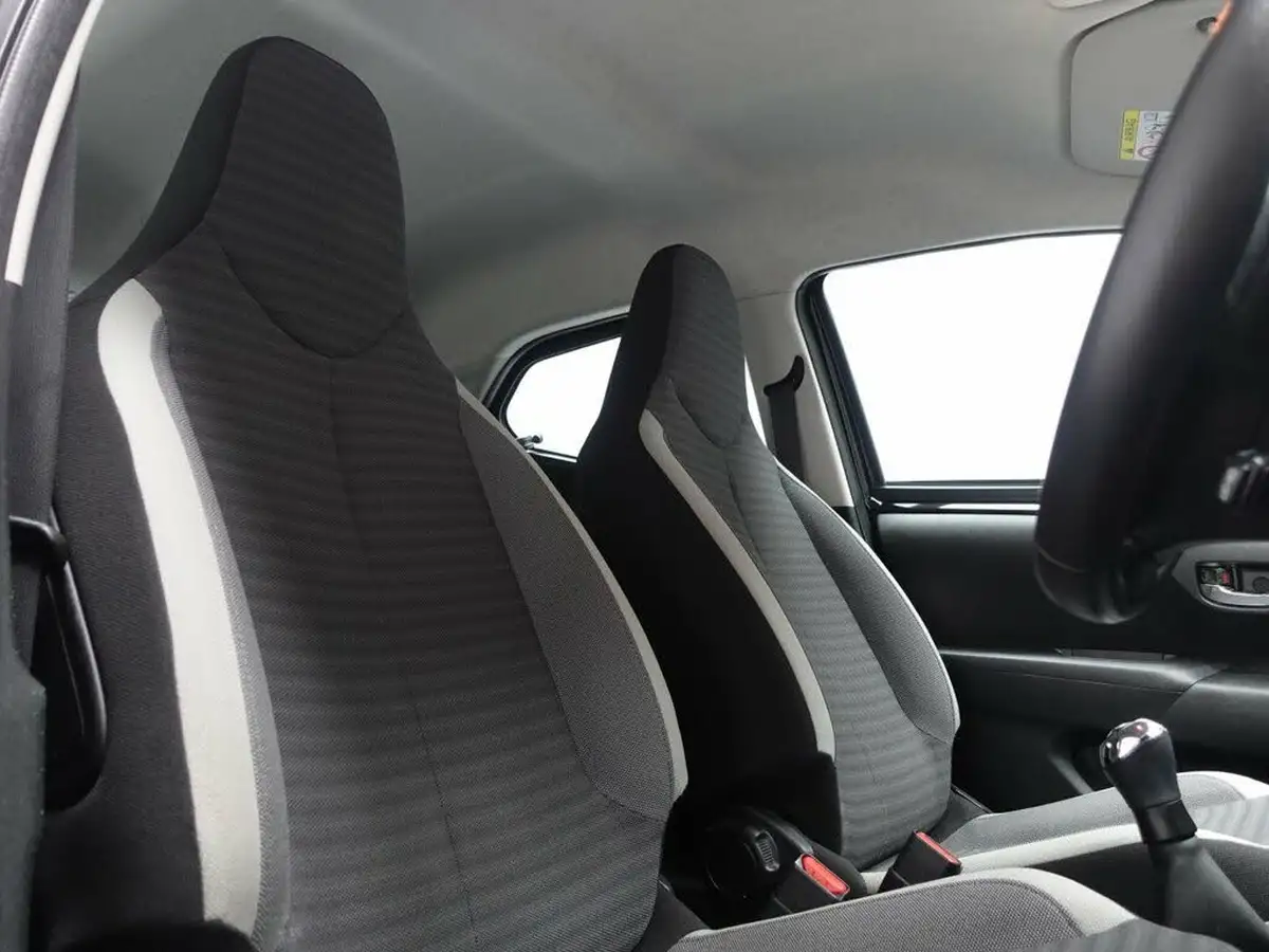 2019-toyota-aygo-10-vvt-i-x-play-tss-big-1