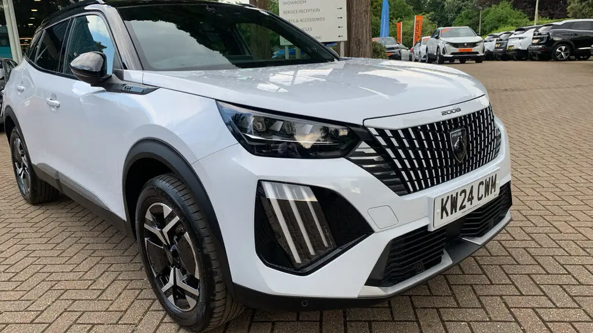 2024-peugeot-2008-suv-12-puretech-gt-130ps-eat8-big-46