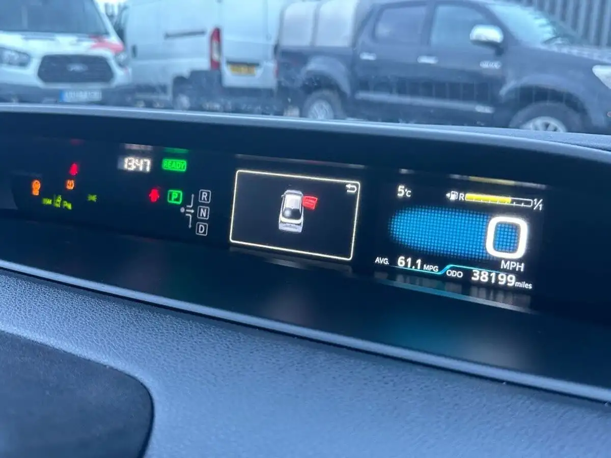 2019-toyota-prius-18-vvt-i-business-edition-plus-cvt-big-24