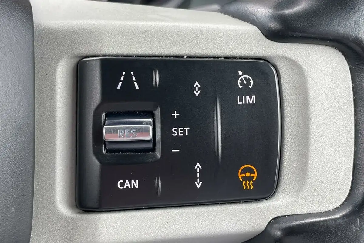 2022-land-rover-110-defender-30-d300-hse-big-28