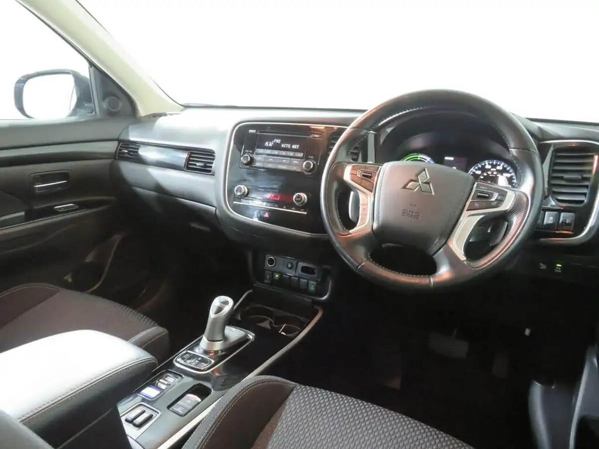 2021-mitsubishi-outlander-24-verve-phev-big-10