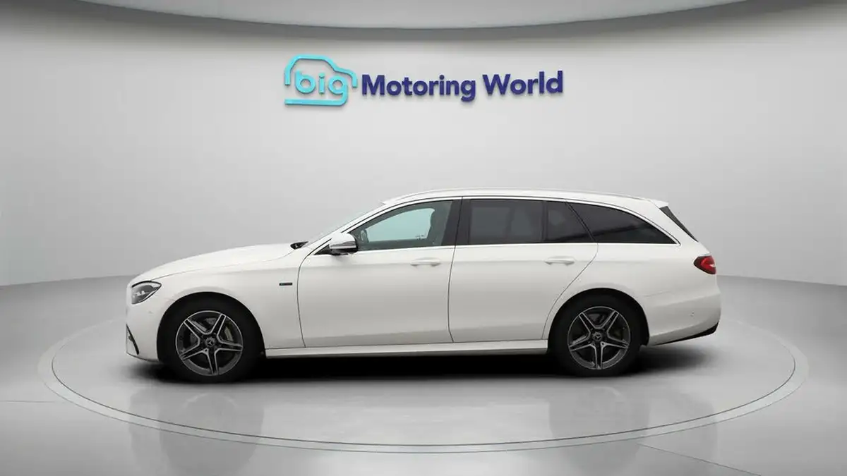 2021-mercedes-benz-e-class-20d-e300de-amg-line-edition-estate-5d-big-4