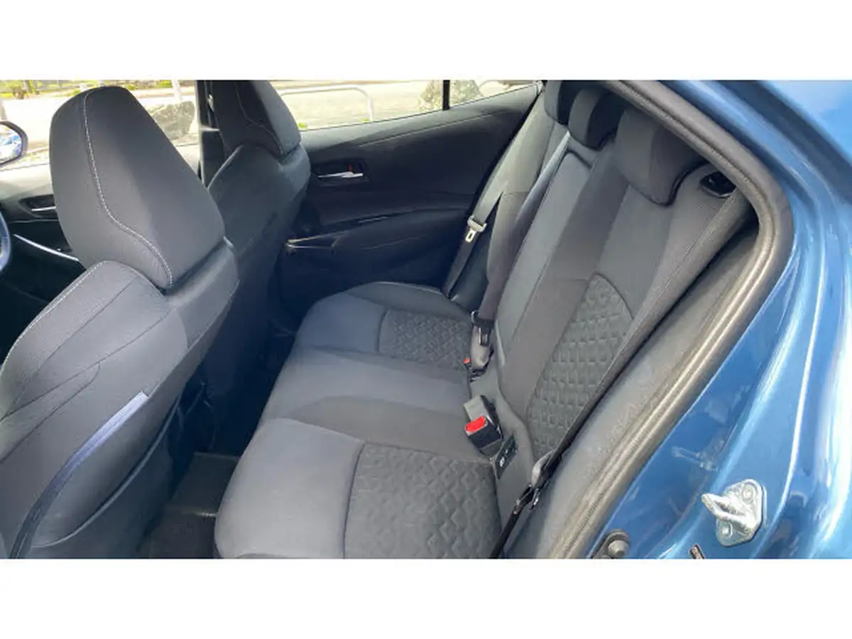 2019-toyota-corolla-12-vvt-i-icon-tech-trk-hatchback-big-15