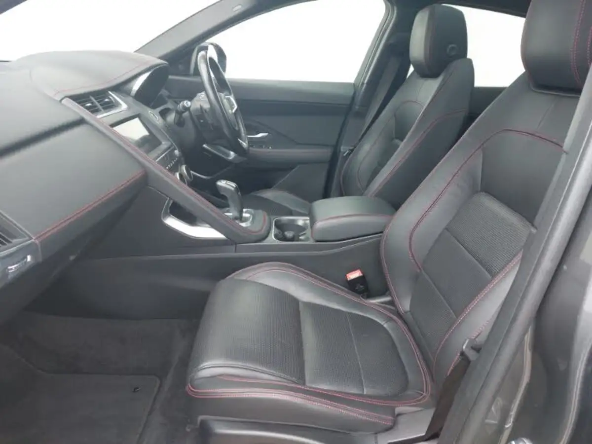 2020-jaguar-e-pace-20-i4d-chequered-flag-180ps-big-4