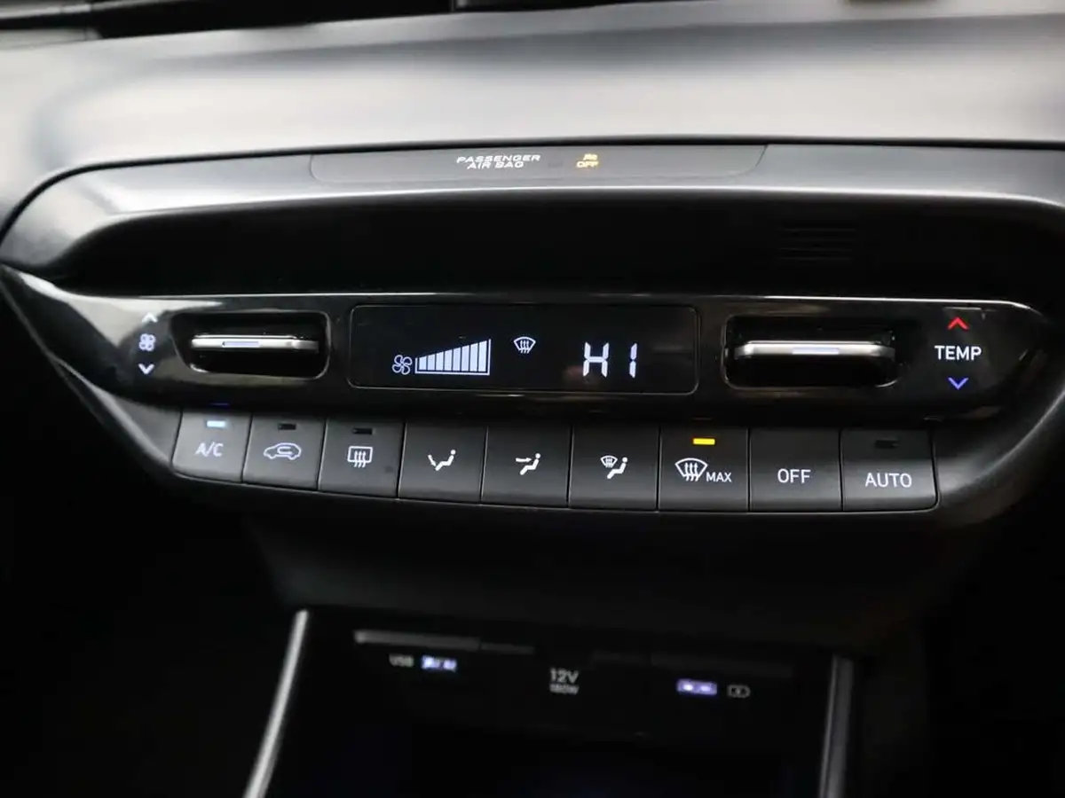 2022-hyundai-i20-10-t-gdi-premium-eclutch-imt-big-18