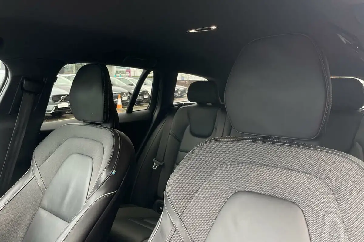 2021-volvo-v60-20-t6-r-design-350bhp-plug-in-hybrid-big-27