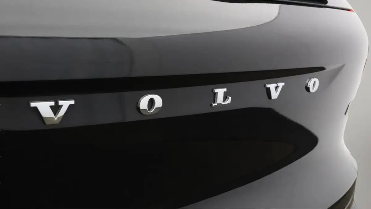 2023-volvo-xc40-20-b3-plus-big-30