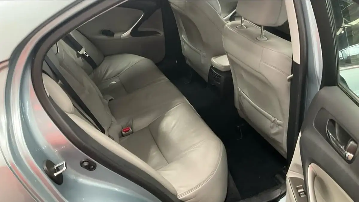 2008-lexus-is-220d-22td-se-big-4