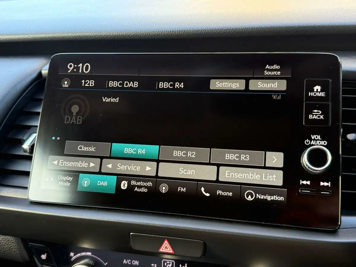 2021-honda-jazz-15-i-mmd-ex-107ps-big-52