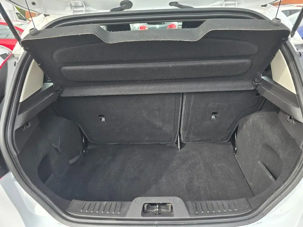 2016-ford-fiesta-10t-zetec-100ps-ecoboost-ss-3d-big-24