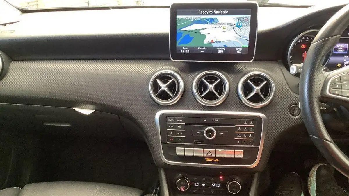 2016-mercedes-benz-a-class-21d-a200d-sport-premiumss-7g-dct-big-5