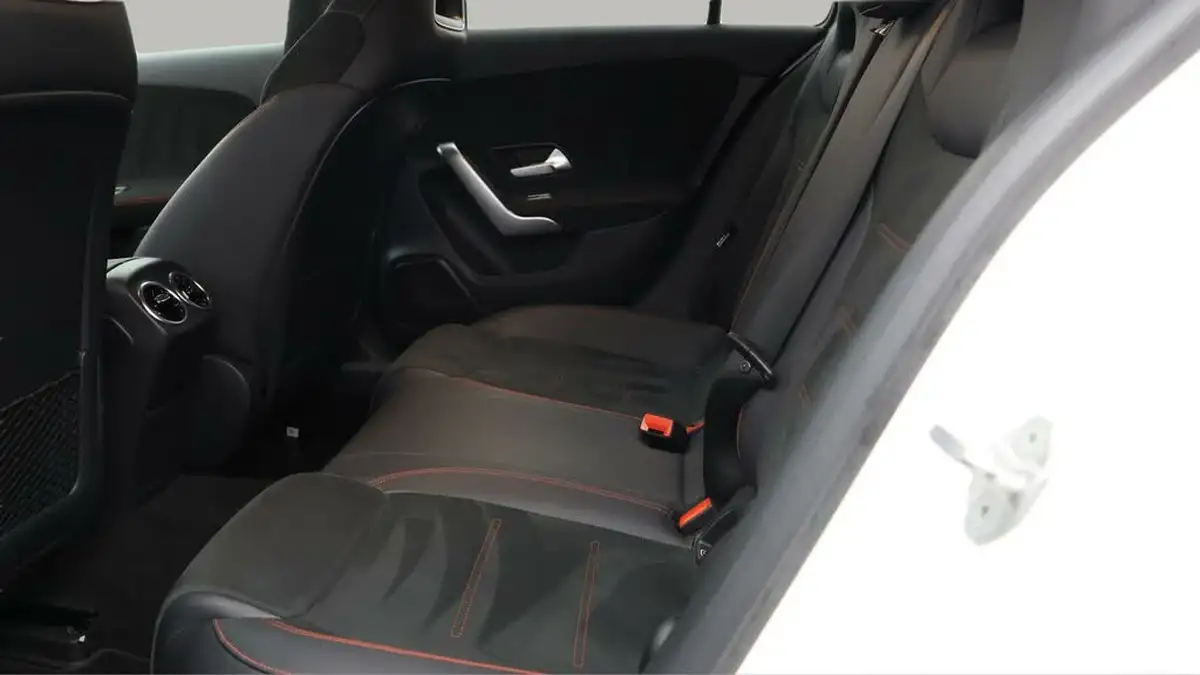2020-mercedes-benz-a-class-20-a250-amg-line-executive-hatchback-5d-big-16