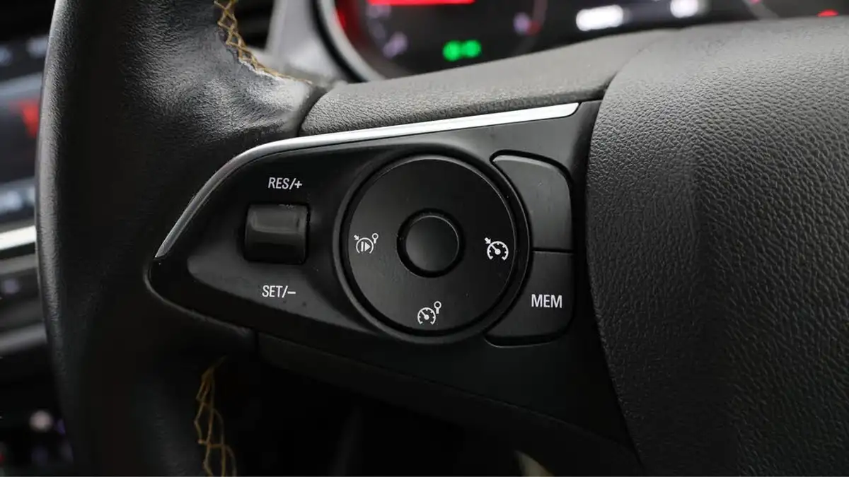 2020-vauxhall-crossland-x-12-elite-130ps-turbo-auto-big-22
