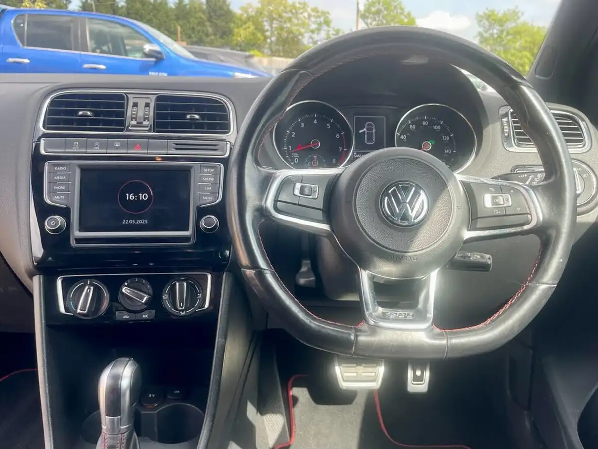 2017-volkswagen-polo-18-tsi-gti-ss-3d-dsg-big-25