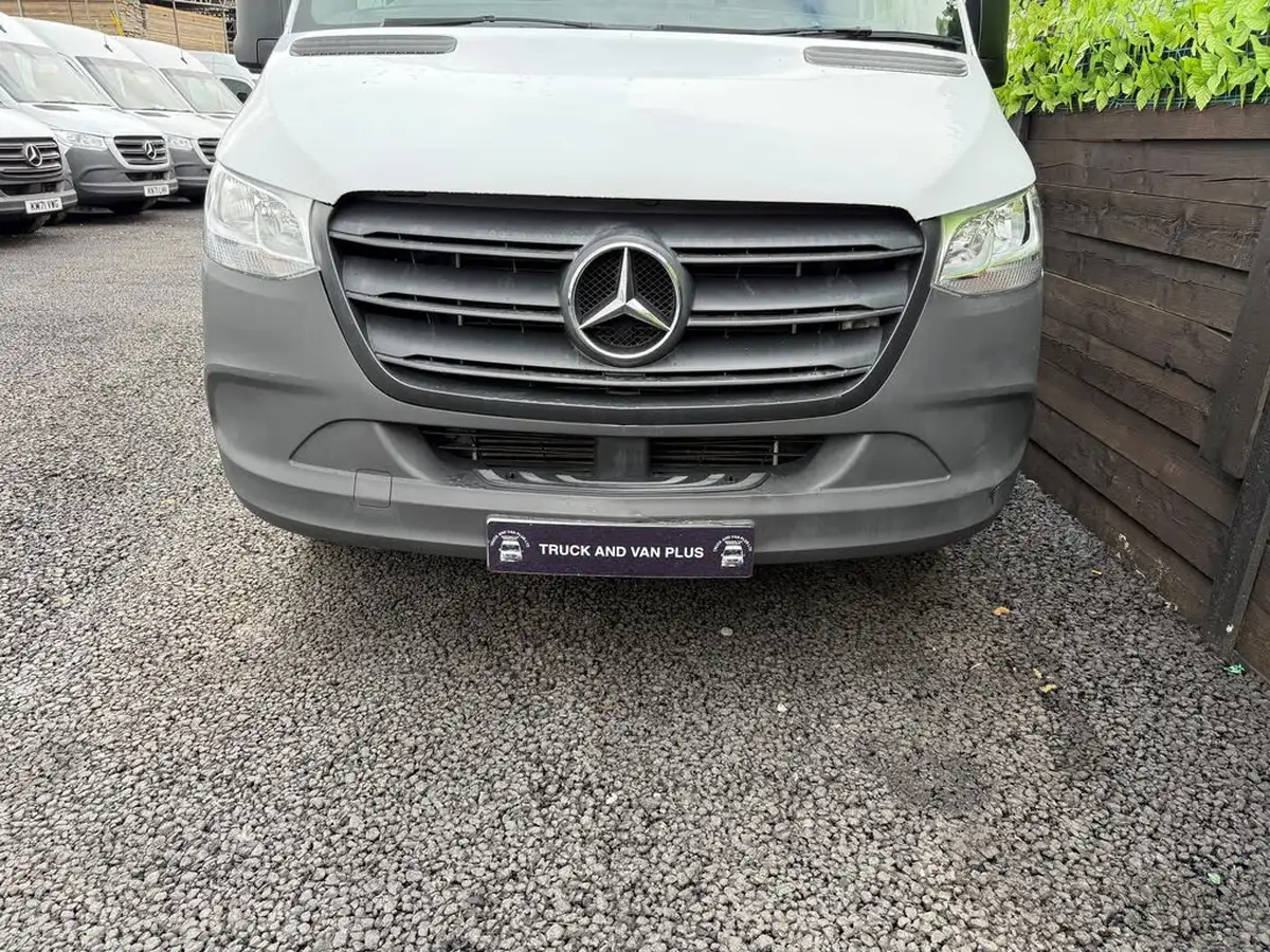 2018-mercedes-benz-sprinter-21cdi-311-l2h1-panel-van-rwd-eco-gear-360-big-2