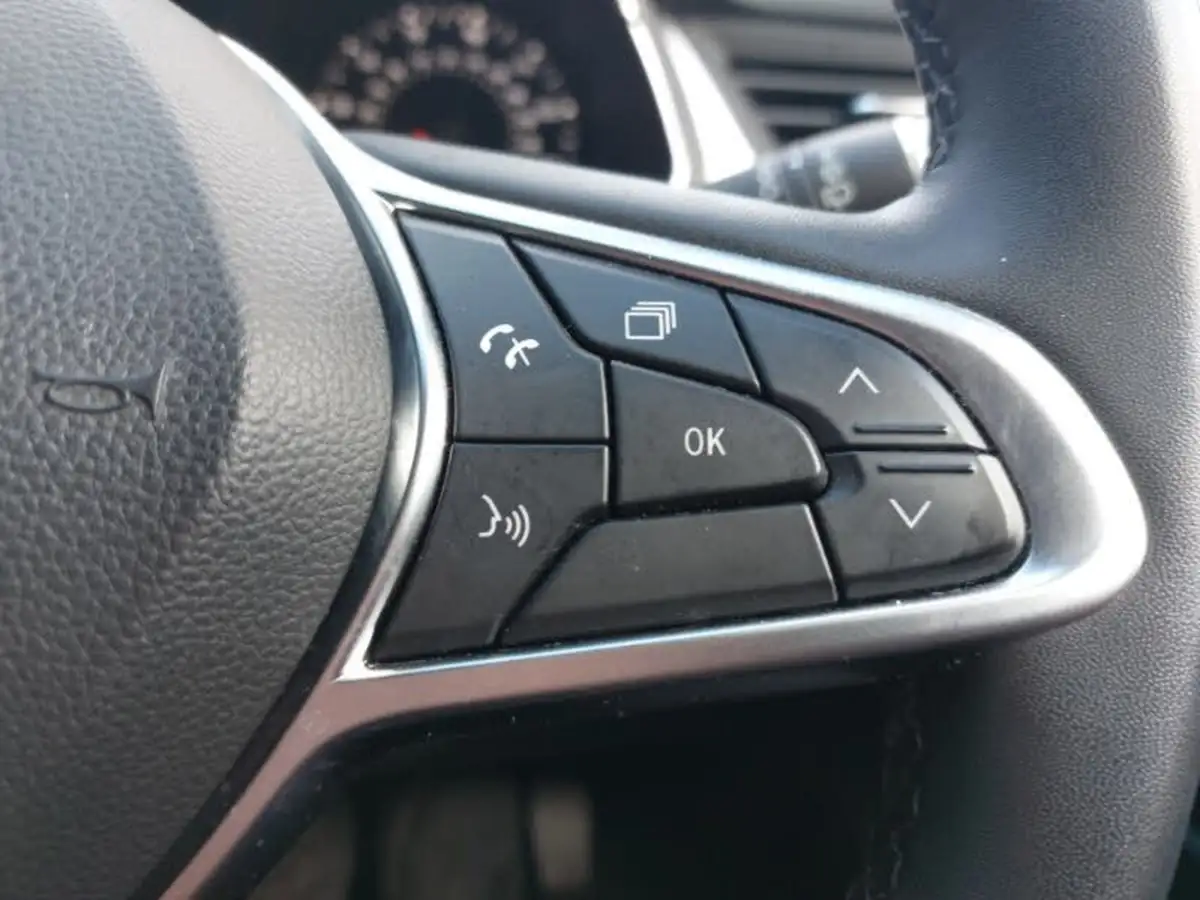 2021-renault-captur-13-tce-iconic-140ps-big-15