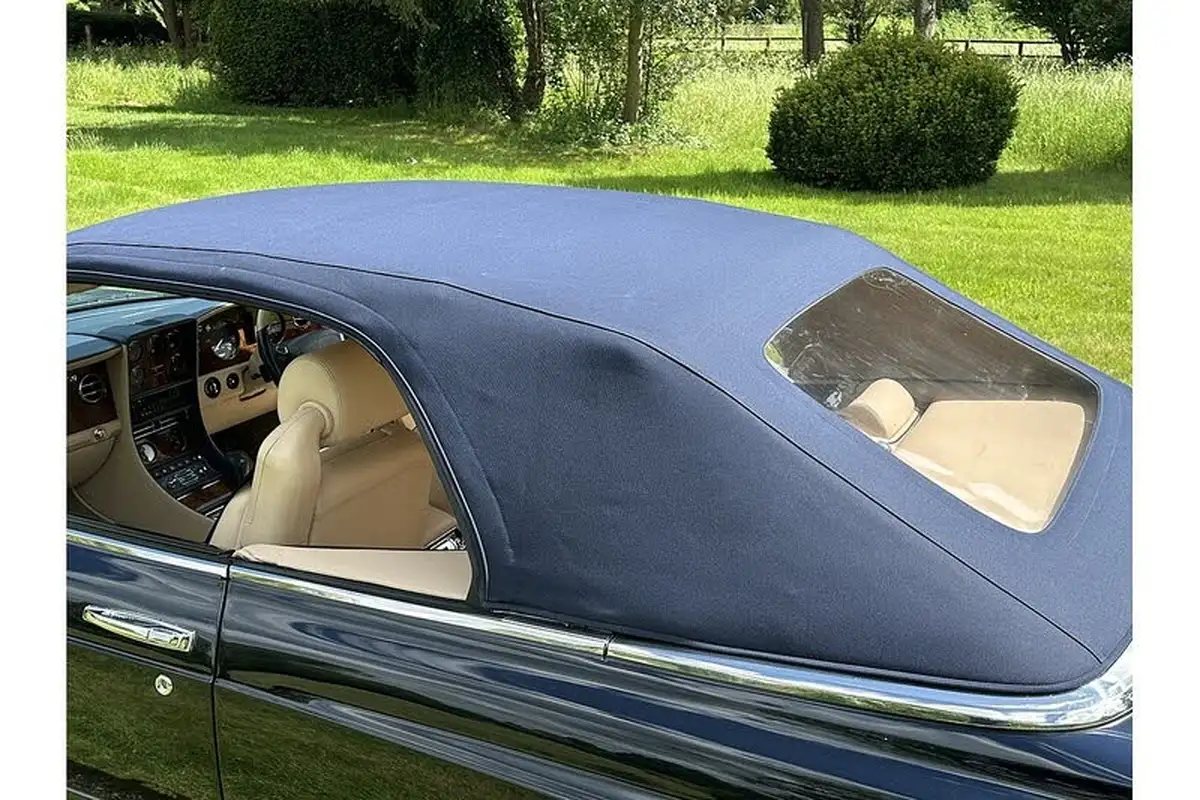 1997-bentley-azure-68-big-32