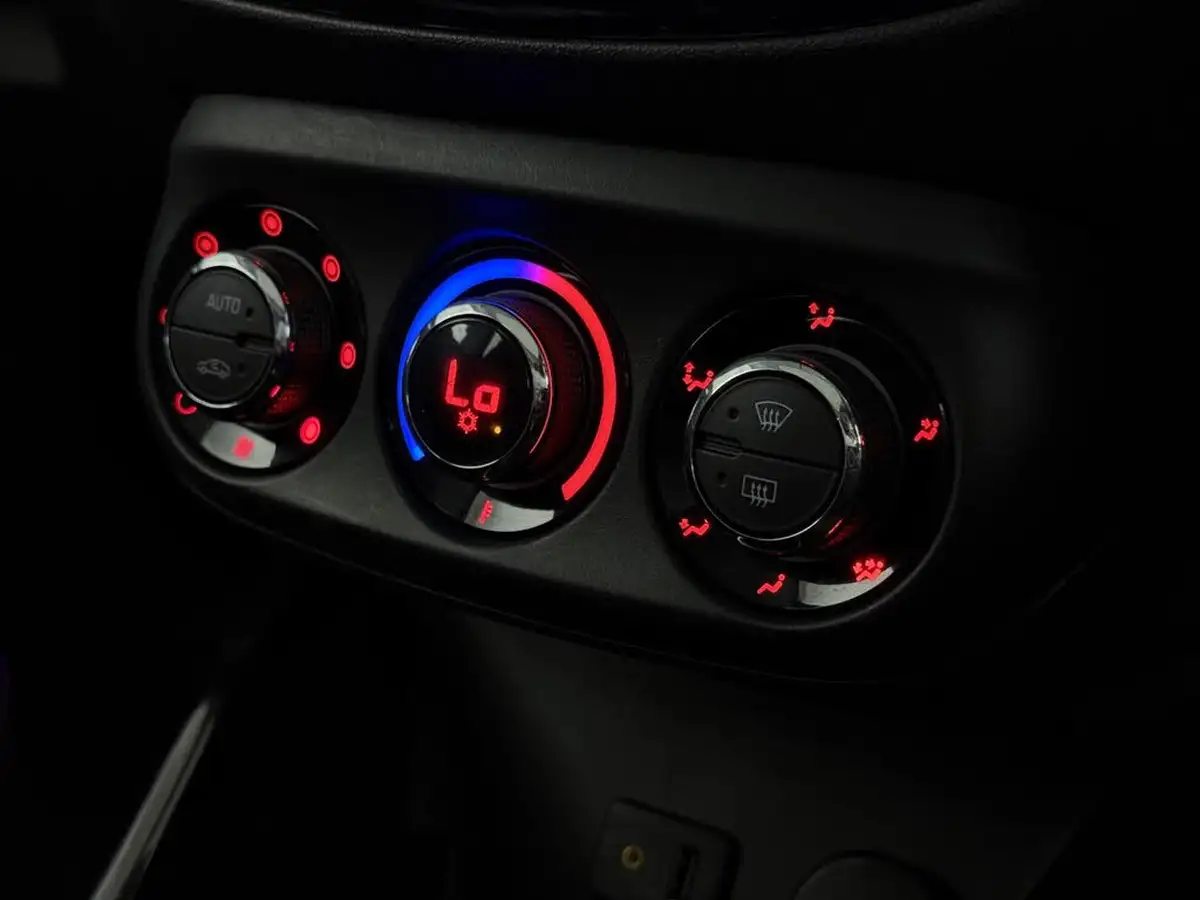 2015-vauxhall-adam-12-glam-big-32