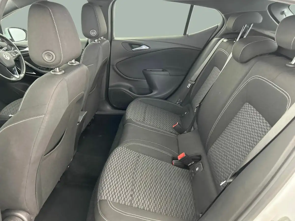 2018-vauxhall-astra-16i-turbo-sri-vx-line-nav-big-17