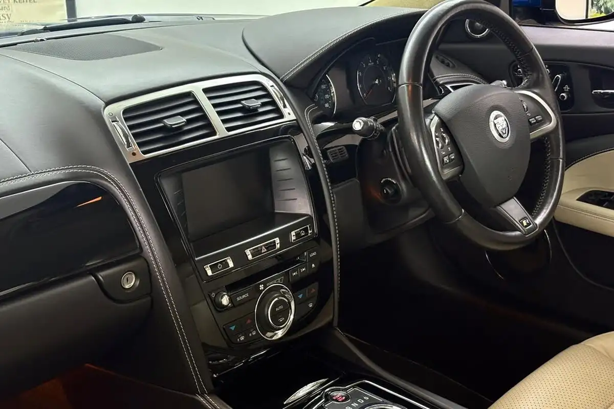 2013-jaguar-xkr-50-v8-coupe-auto-big-13