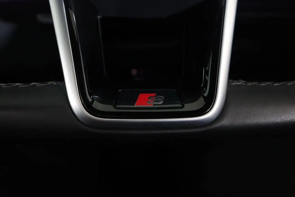 2021-audi-a7-30-55-tfsi-black-edition-big-35