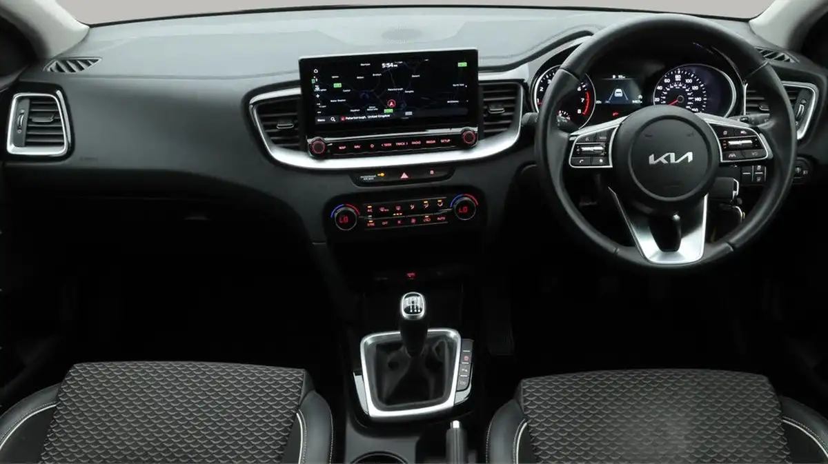 2022-kia-ceed-15-t-gdi-3-hatchback-big-13