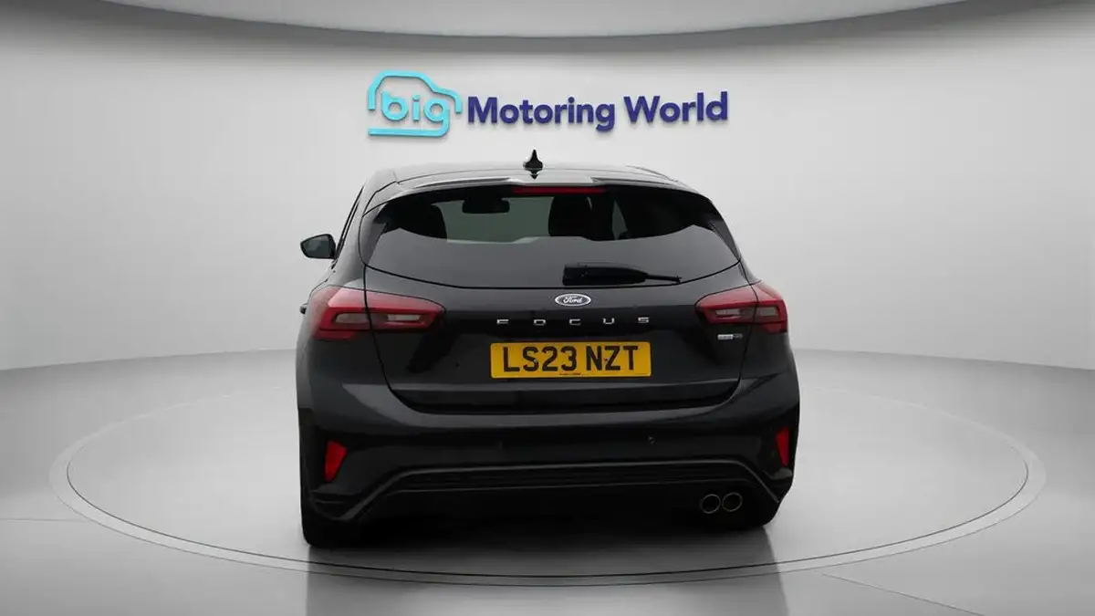 2023-ford-focus-10t-st-line-vignale-125ps-hybrid-mhev-hatchback-powershift-big-6