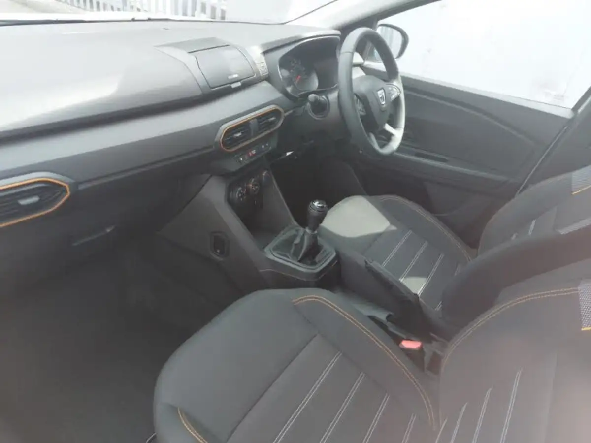 2022-dacia-sandero-stepway-10-tce-essential-90bhp-big-4