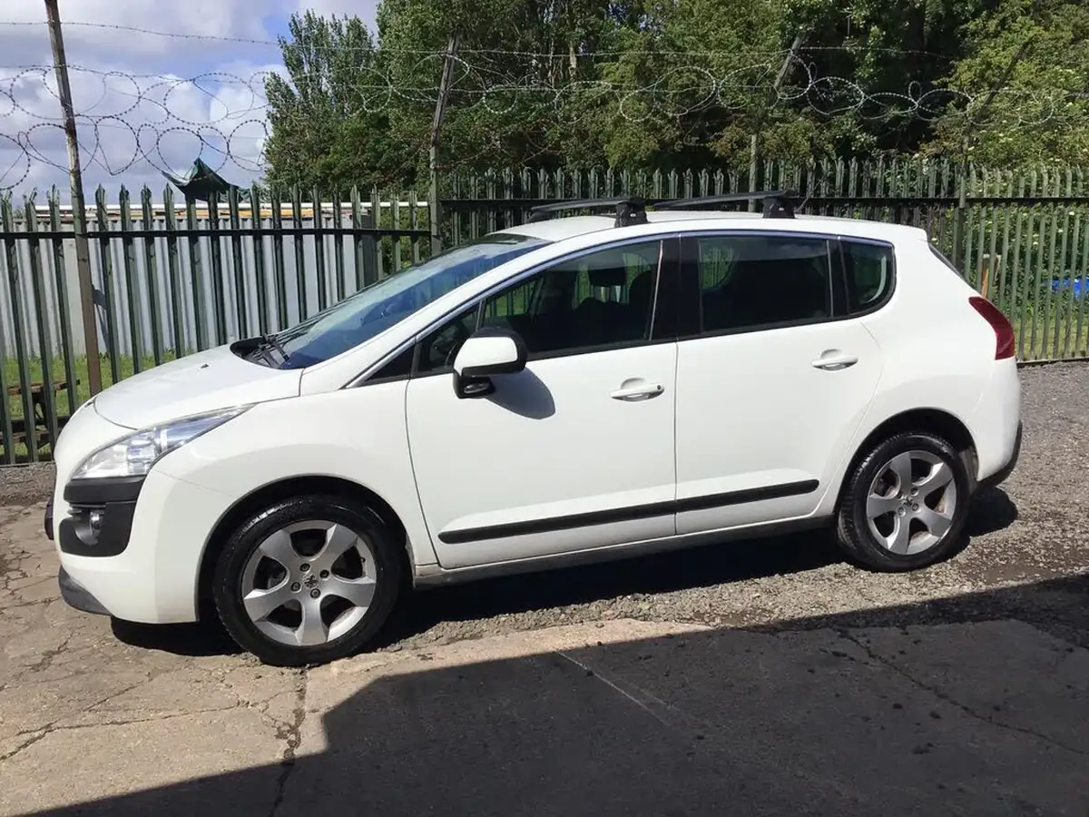 2014-peugeot-3008-crossover-16-active-vti-120bhp-big-4