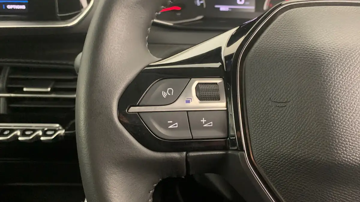 2022-peugeot-208-12-puretech-active-premium-75ps-big-18