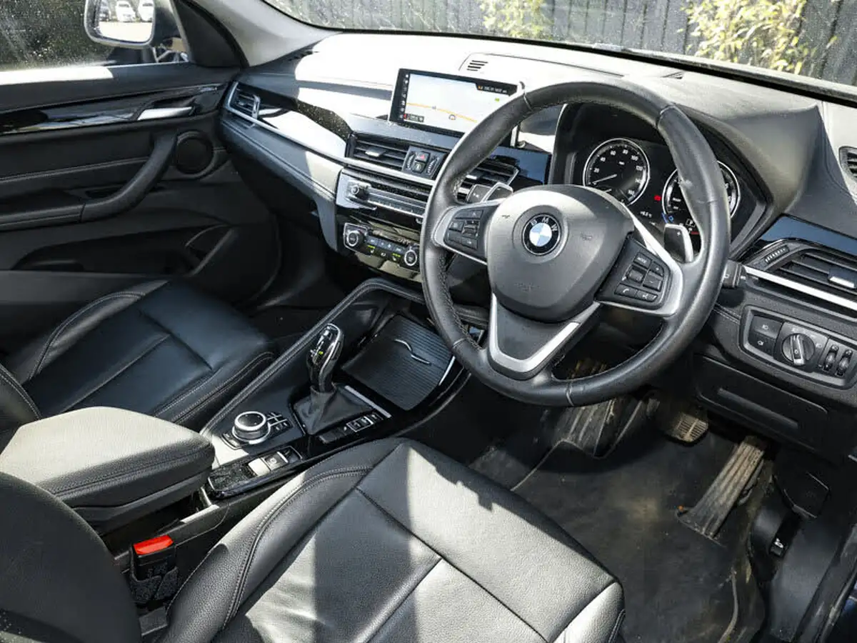 2019-bmw-x1-20-sdrive-20i-xline-sdrive20i-big-8