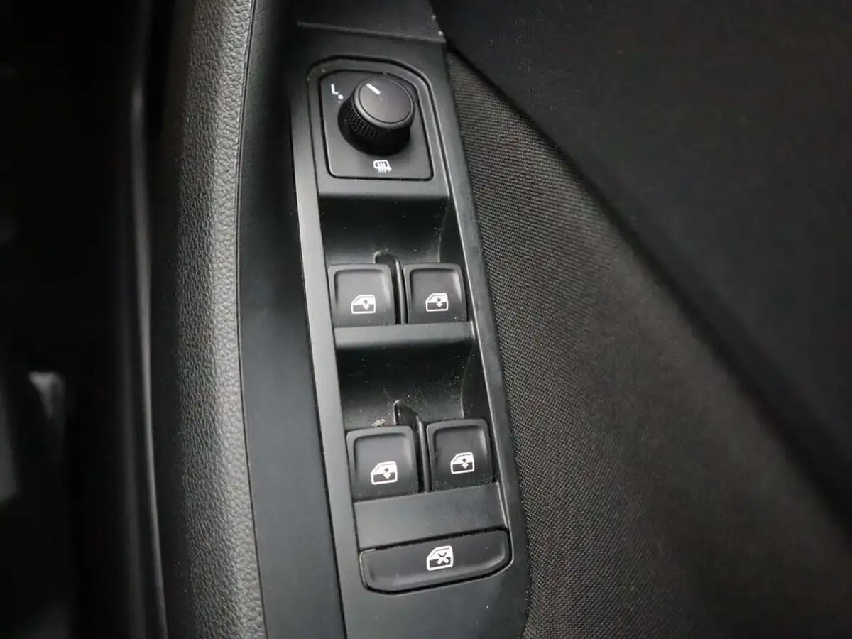 2023-skoda-scala-10-tsi-s-big-35