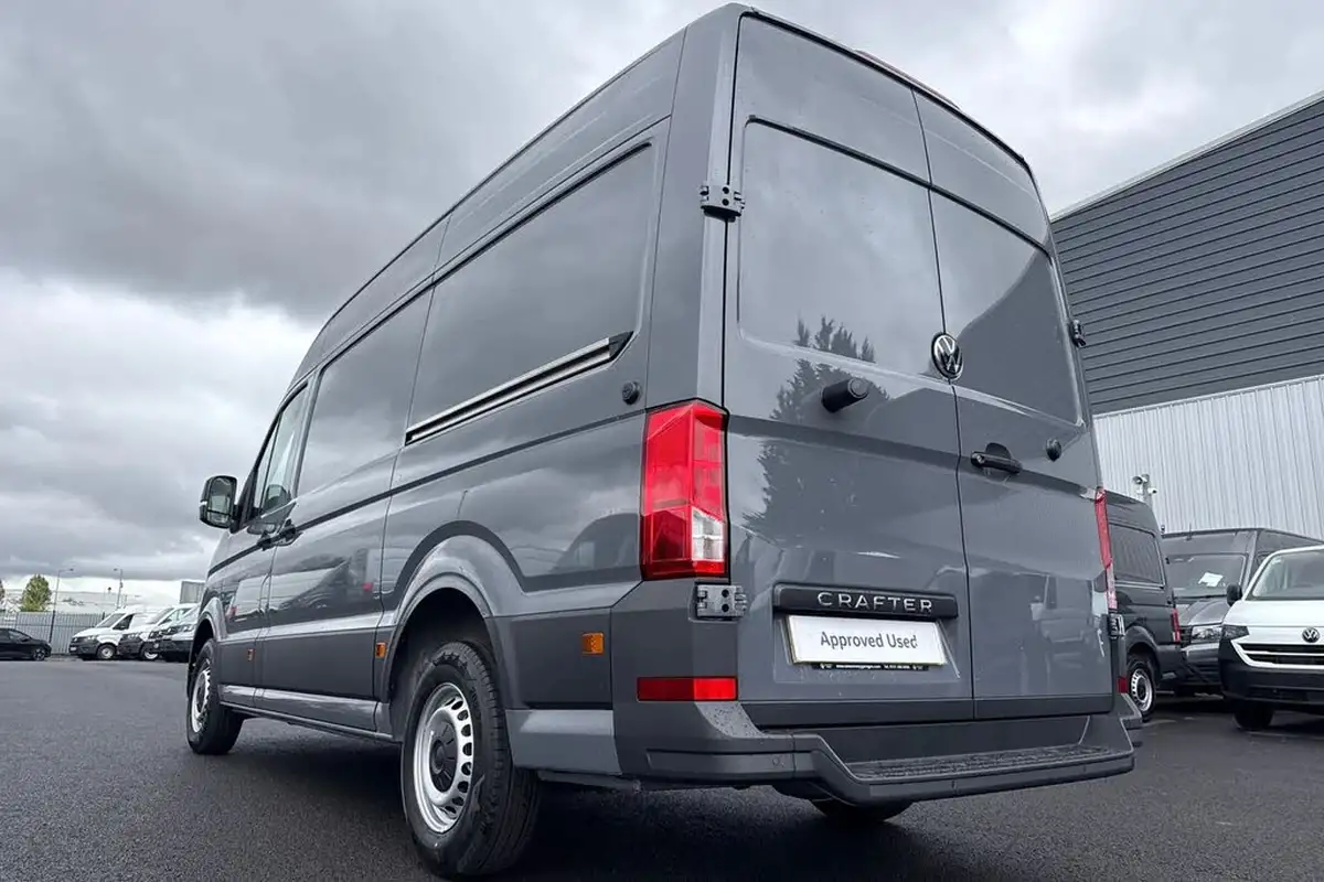 2024-volkswagen-crafter-20tdi-cr35-mwb-commerce-plus-140pseu6d-big-6
