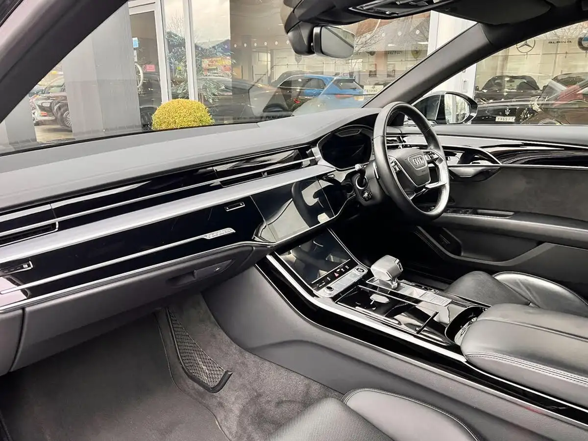 2021-audi-a8-30-55-tfsi-black-edition-big-10
