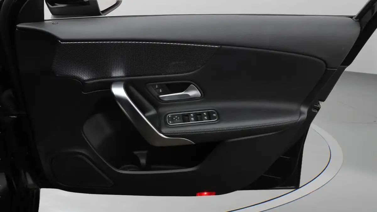 2018-mercedes-benz-a-class-15d-a180d-sport-116ps-ss-hatchback-5d-7g-dct-big-15