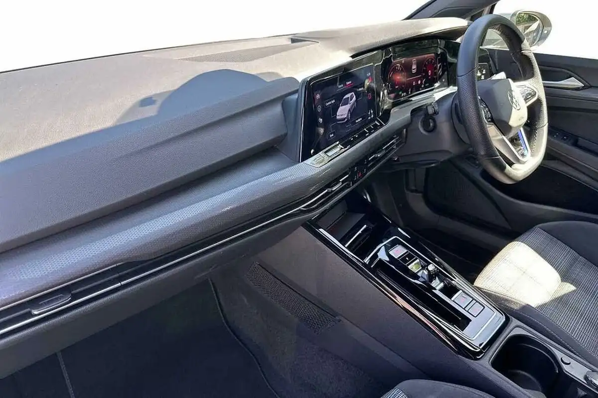 2023-volkswagen-golf-14-tsi-gte-big-1