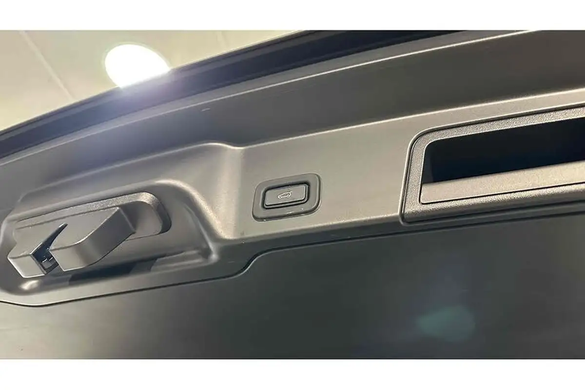 2021-land-rover-range-rover-evoque-15-p300e-r-dynamic-hse-big-62