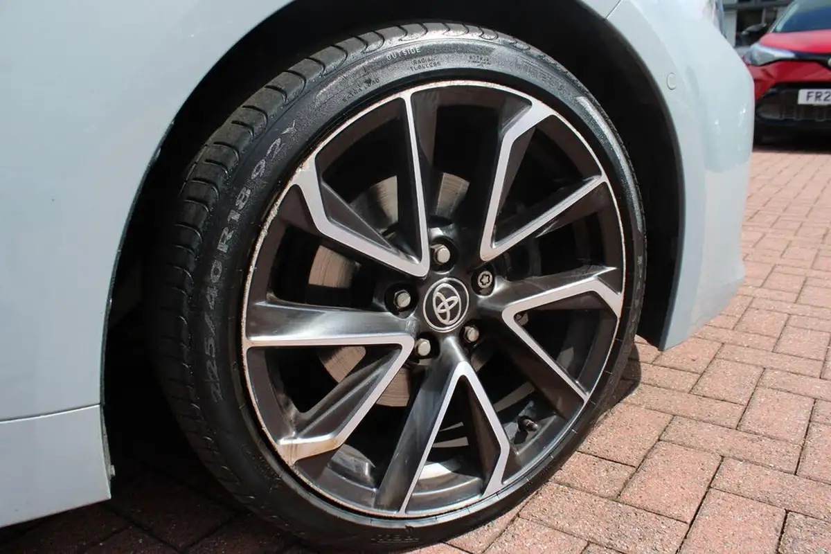 2020-toyota-corolla-20-vvt-i-excel-trk-hatchback-big-12