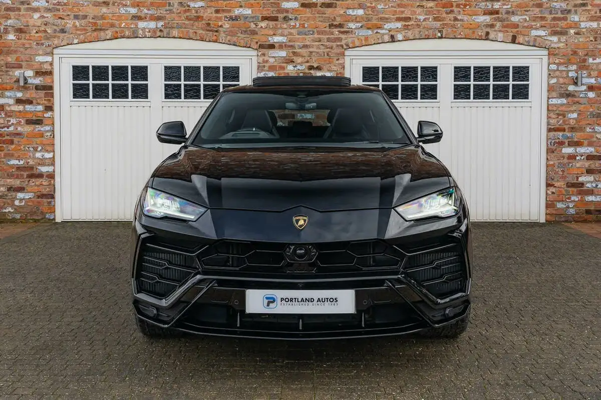 2021-lamborghini-urus-40-no-trim-big-5