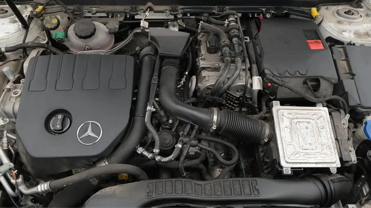 2021-mercedes-benz-a-class-13-a250e-amg-line-executive-saloon-4d-big-30