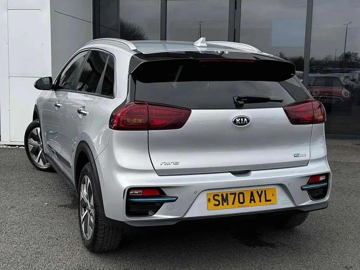 2020-kia-e-niro-ev-4-big-15