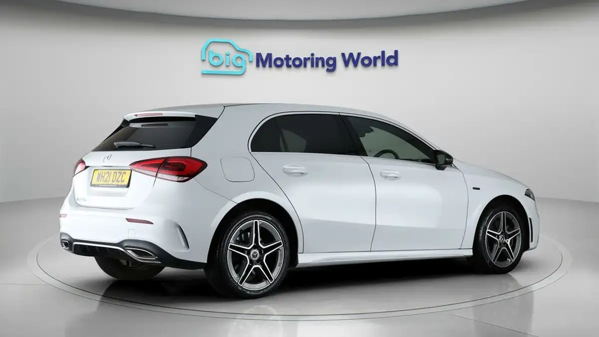 2021-mercedes-benz-a-class-13-a250e-amg-line-hatchback-5d-big-6