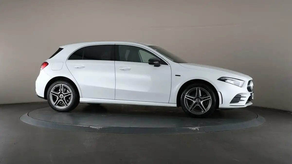 2021-mercedes-benz-a-class-13-a250e-amg-line-hatchback-5d-big-58