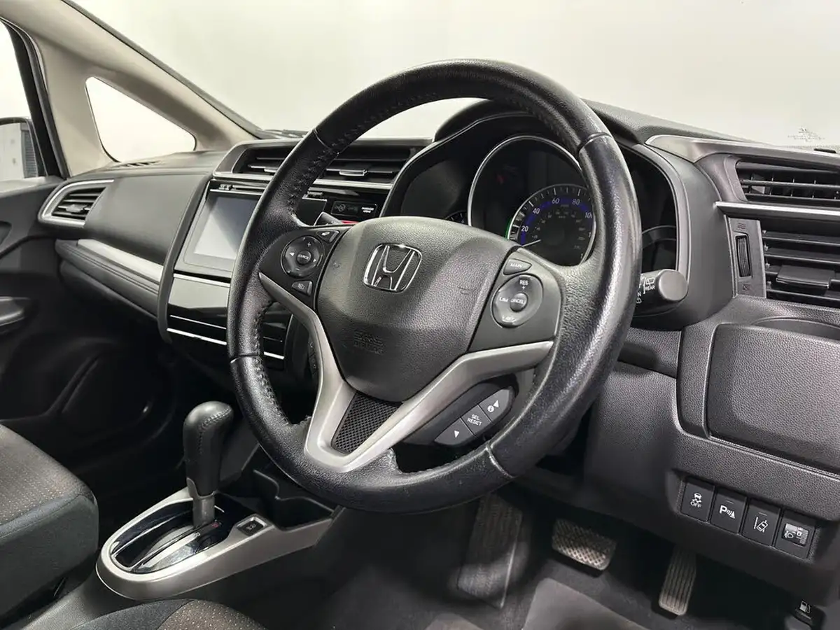 2016-honda-jazz-13-i-vtec-ex-cvt-big-9