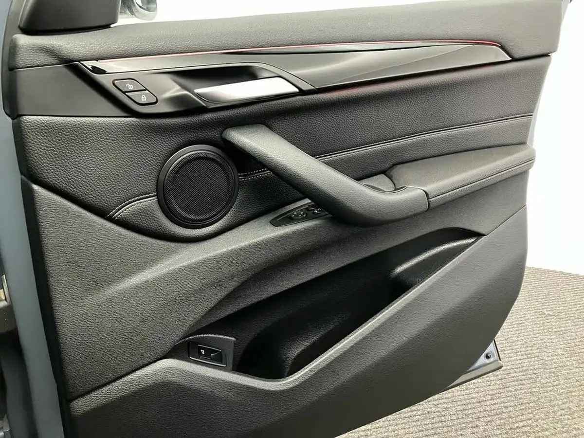 2022-bmw-x1-20td-sdrive18d-xline-sport-auto-big-34
