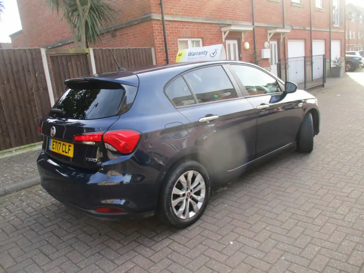 2017-fiat-tipo-14-easy-plus-hatchback-big-5