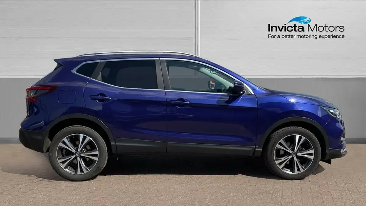 2017-nissan-qashqai-12-dig-t-n-connecta-glass-roof-pack-xtronic-cvt-big-1